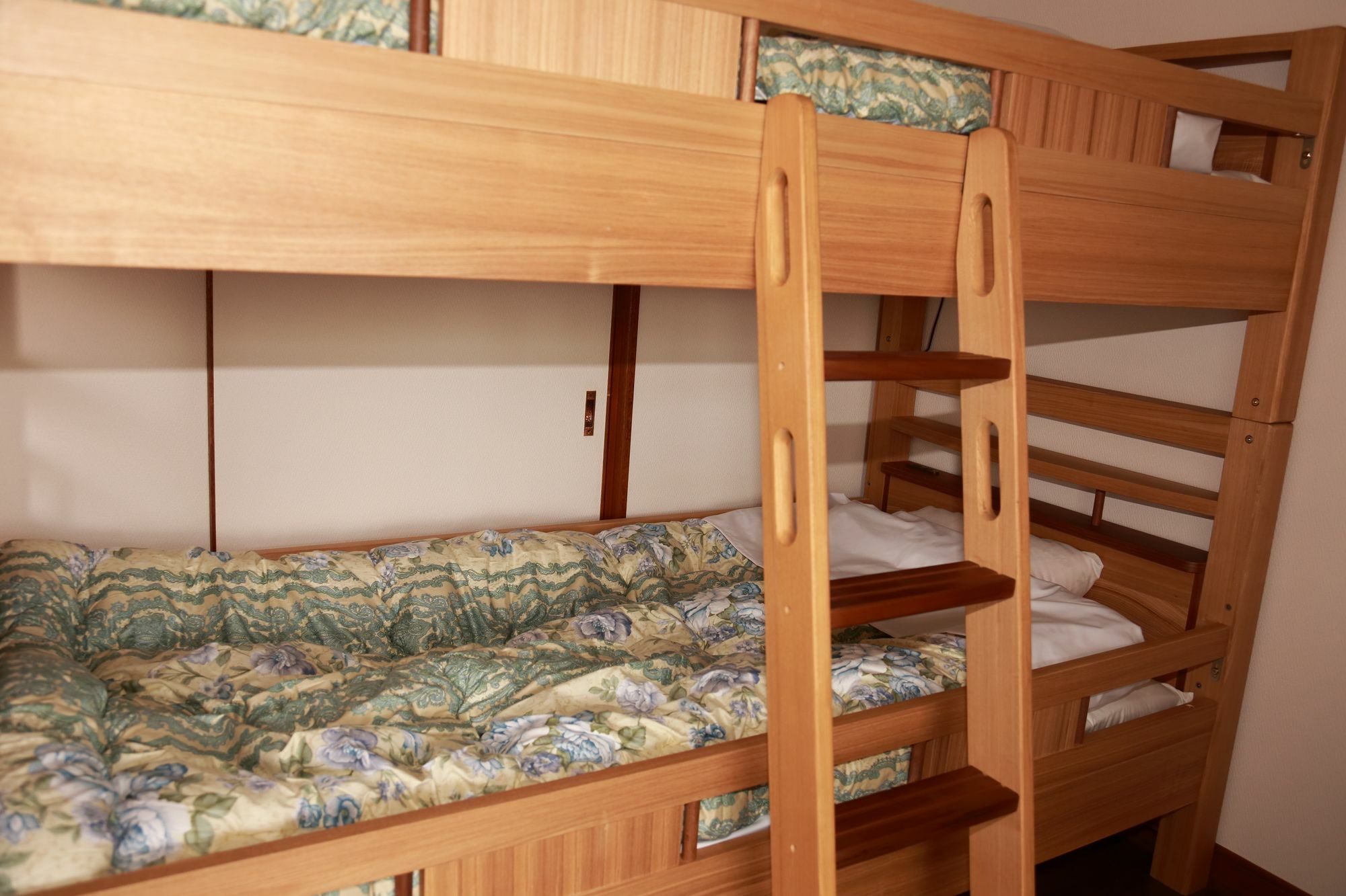 Guest House Fun Осака Екстериор снимка
